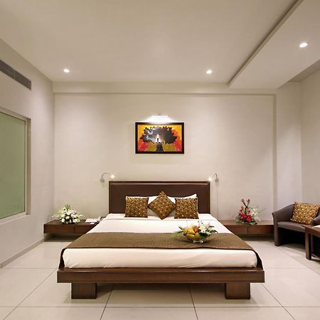 Prakruti Resort Vadodara Zewnętrze zdjęcie