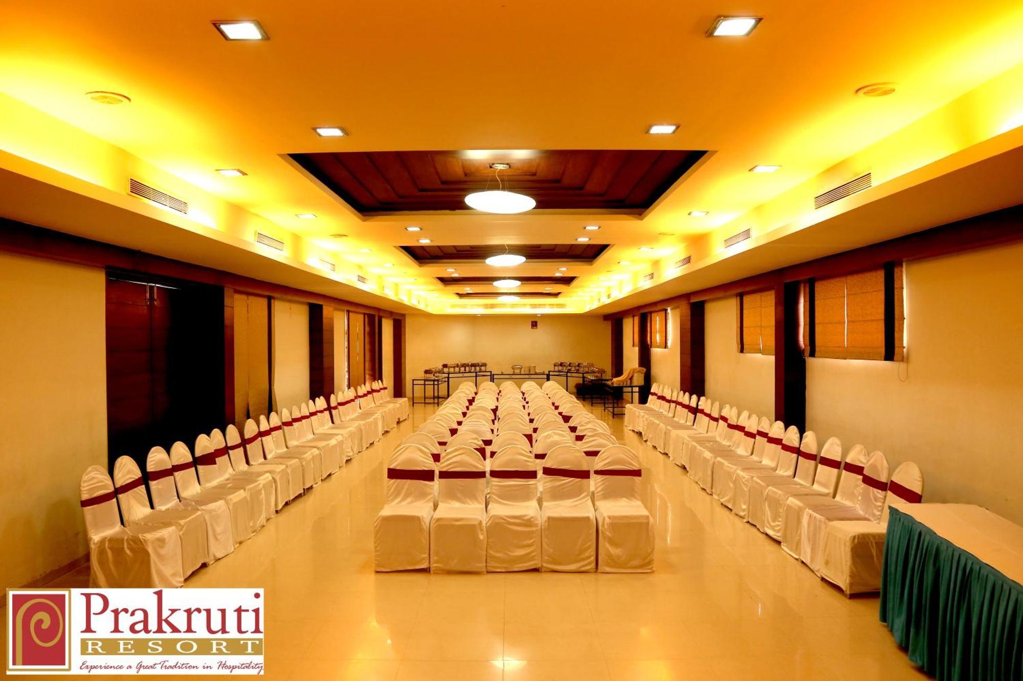 Prakruti Resort Vadodara Zewnętrze zdjęcie