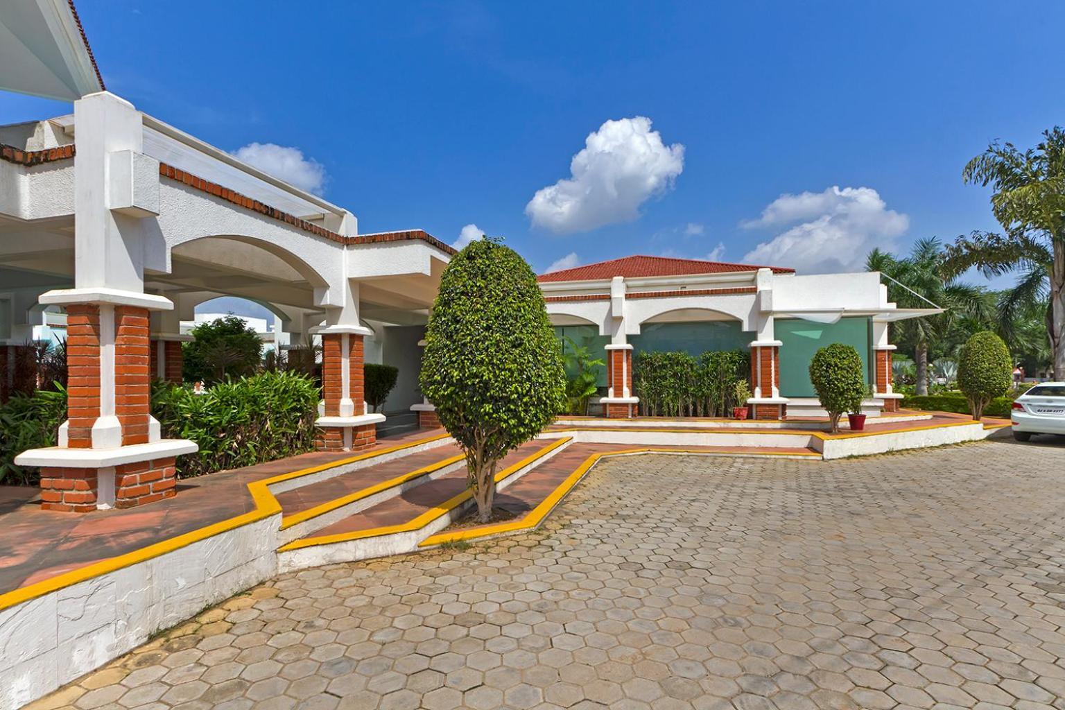 Prakruti Resort Vadodara Zewnętrze zdjęcie
